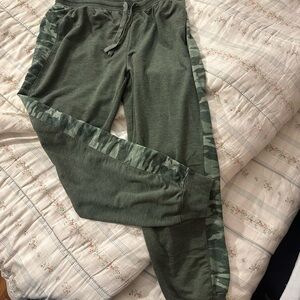 Splendid Green Sweatpants Relaxed Fit Joggers
